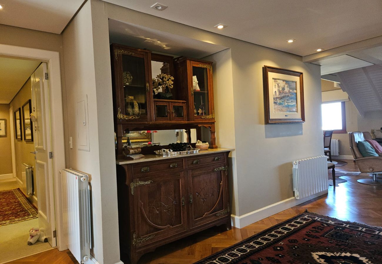 Apartamento em Gramado - COBERTURA MARAVILHOSA 3 SUÍTES NO  CENTRO REF 7776