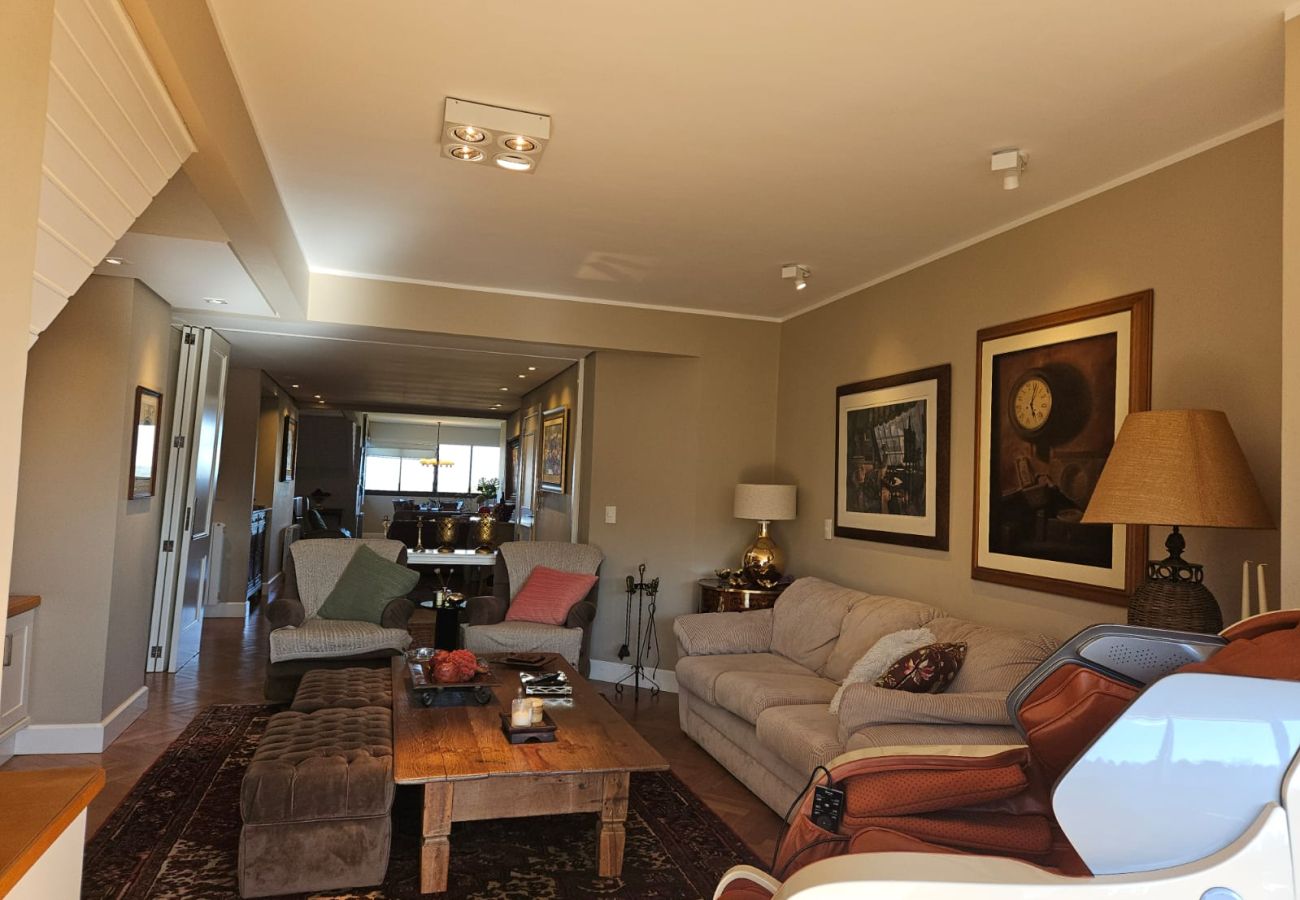 Apartamento em Gramado - COBERTURA MARAVILHOSA 3 SUÍTES NO  CENTRO REF 7776