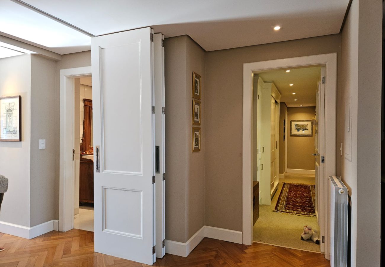 Apartamento em Gramado - COBERTURA MARAVILHOSA 3 SUÍTES NO  CENTRO REF 7776