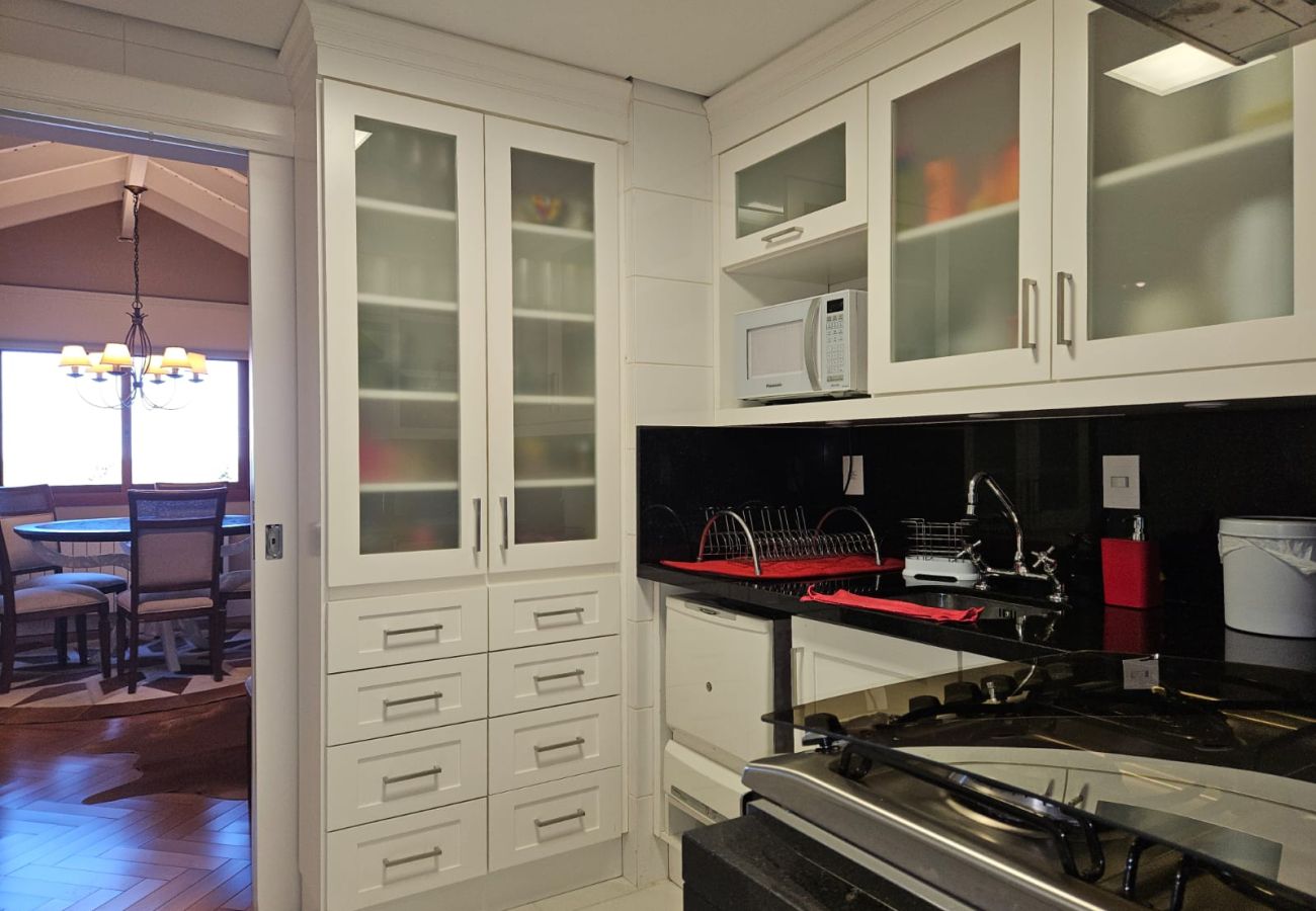 Apartamento em Gramado - COBERTURA MARAVILHOSA 3 SUÍTES NO  CENTRO REF 7776