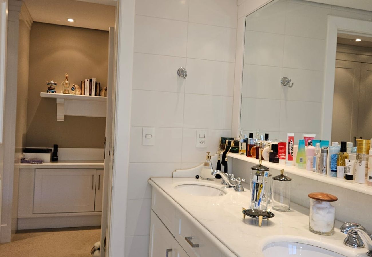 Apartamento em Gramado - COBERTURA MARAVILHOSA 3 SUÍTES NO  CENTRO REF 7776