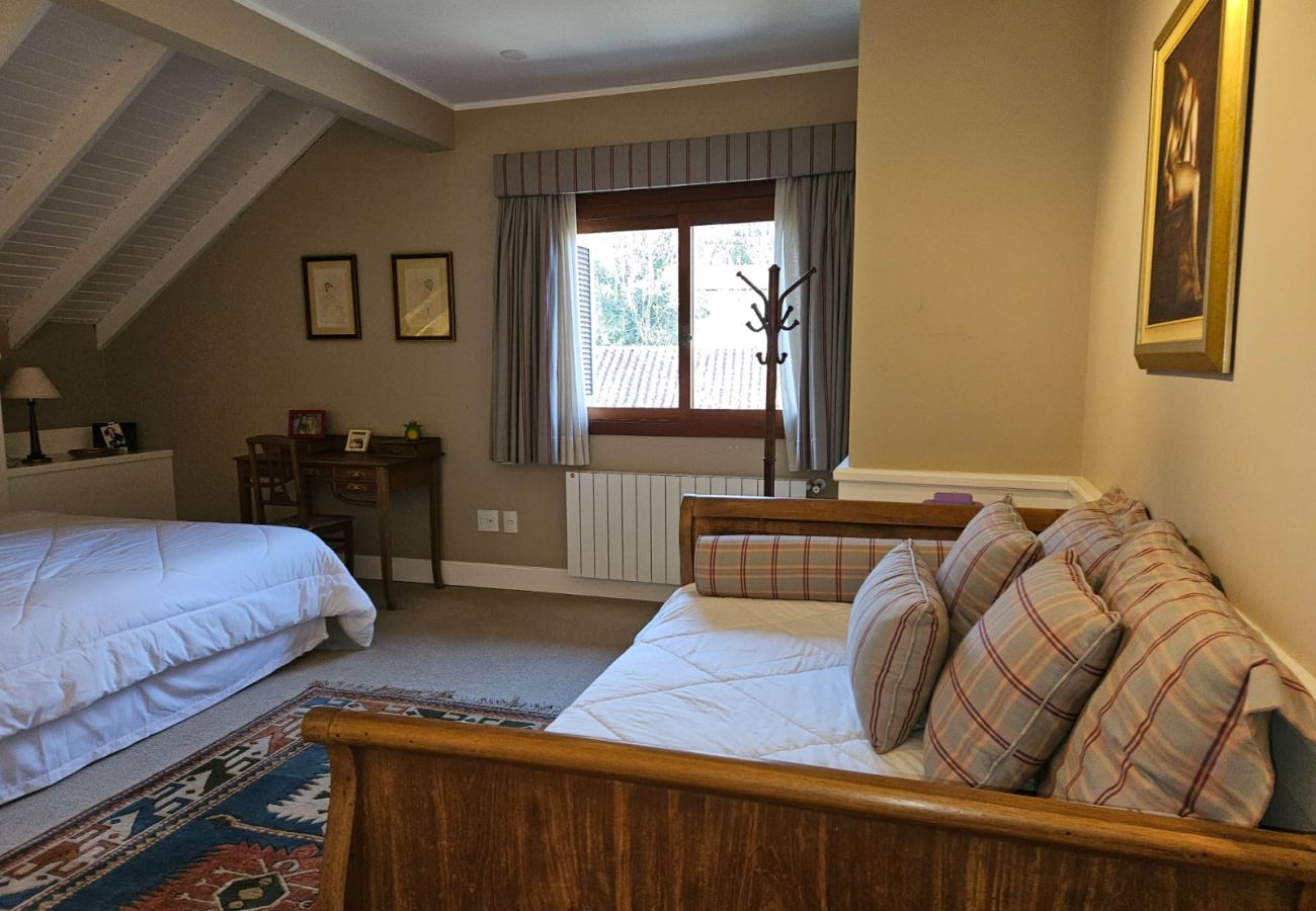 Apartamento em Gramado - COBERTURA MARAVILHOSA 3 SUÍTES NO  CENTRO REF 7776