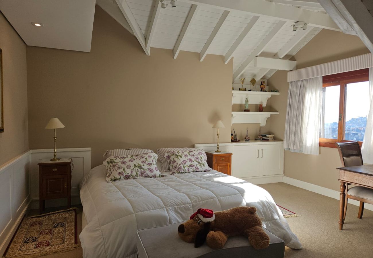 Apartamento em Gramado - COBERTURA MARAVILHOSA 3 SUÍTES NO  CENTRO REF 7776