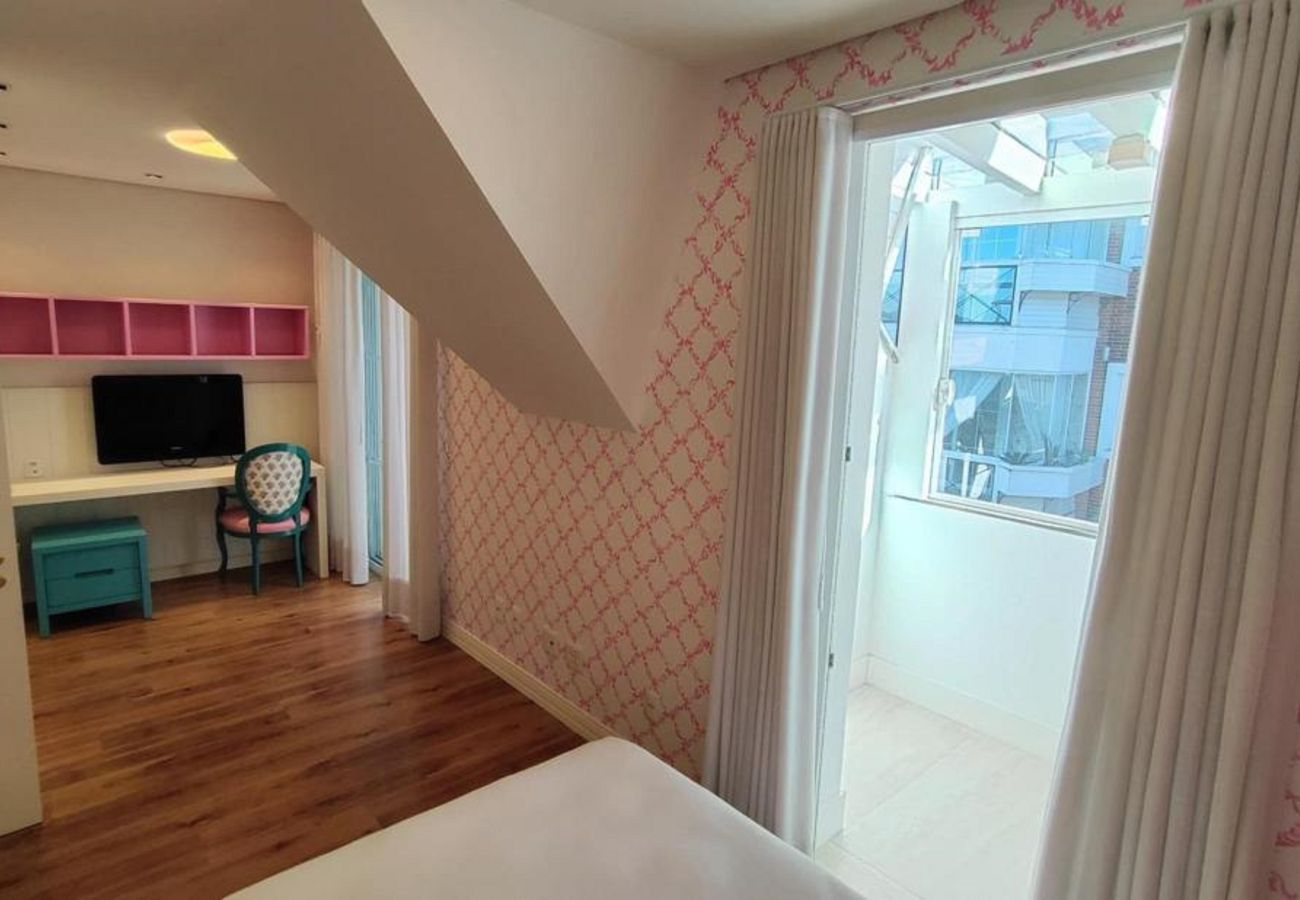 Apartamento em Gramado - APARTAMENTO DUPLEX CONDADO DE HOMELLAND REF 783255