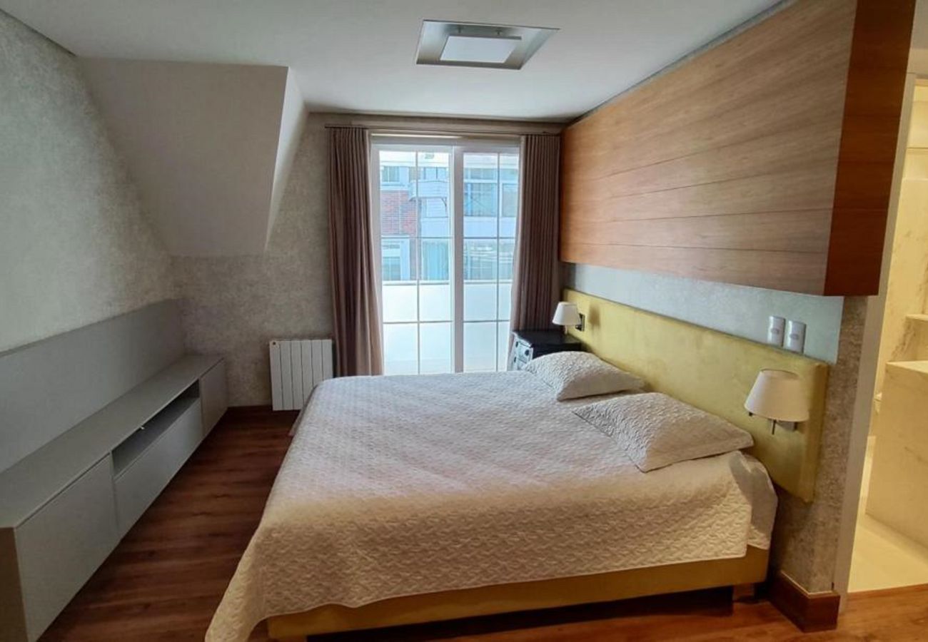 Apartamento em Gramado - APARTAMENTO DUPLEX CONDADO DE HOMELLAND REF 783255