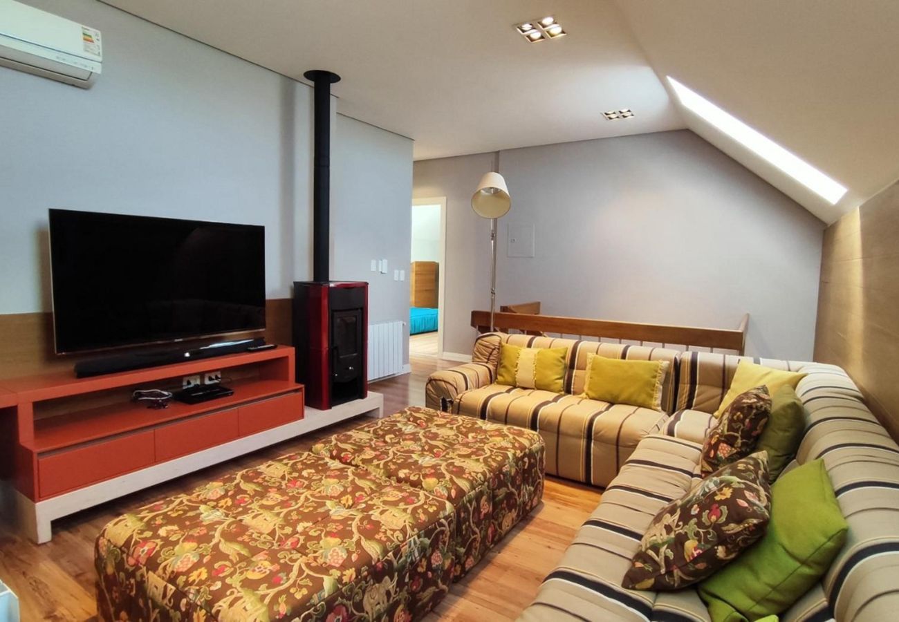 Apartamento em Gramado - APARTAMENTO DUPLEX CONDADO DE HOMELLAND REF 783255