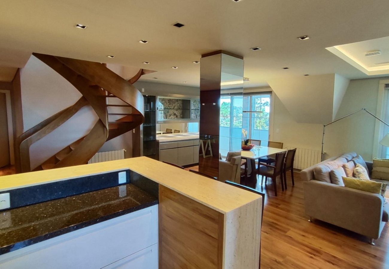 Apartamento em Gramado - APARTAMENTO DUPLEX CONDADO DE HOMELLAND REF 783255