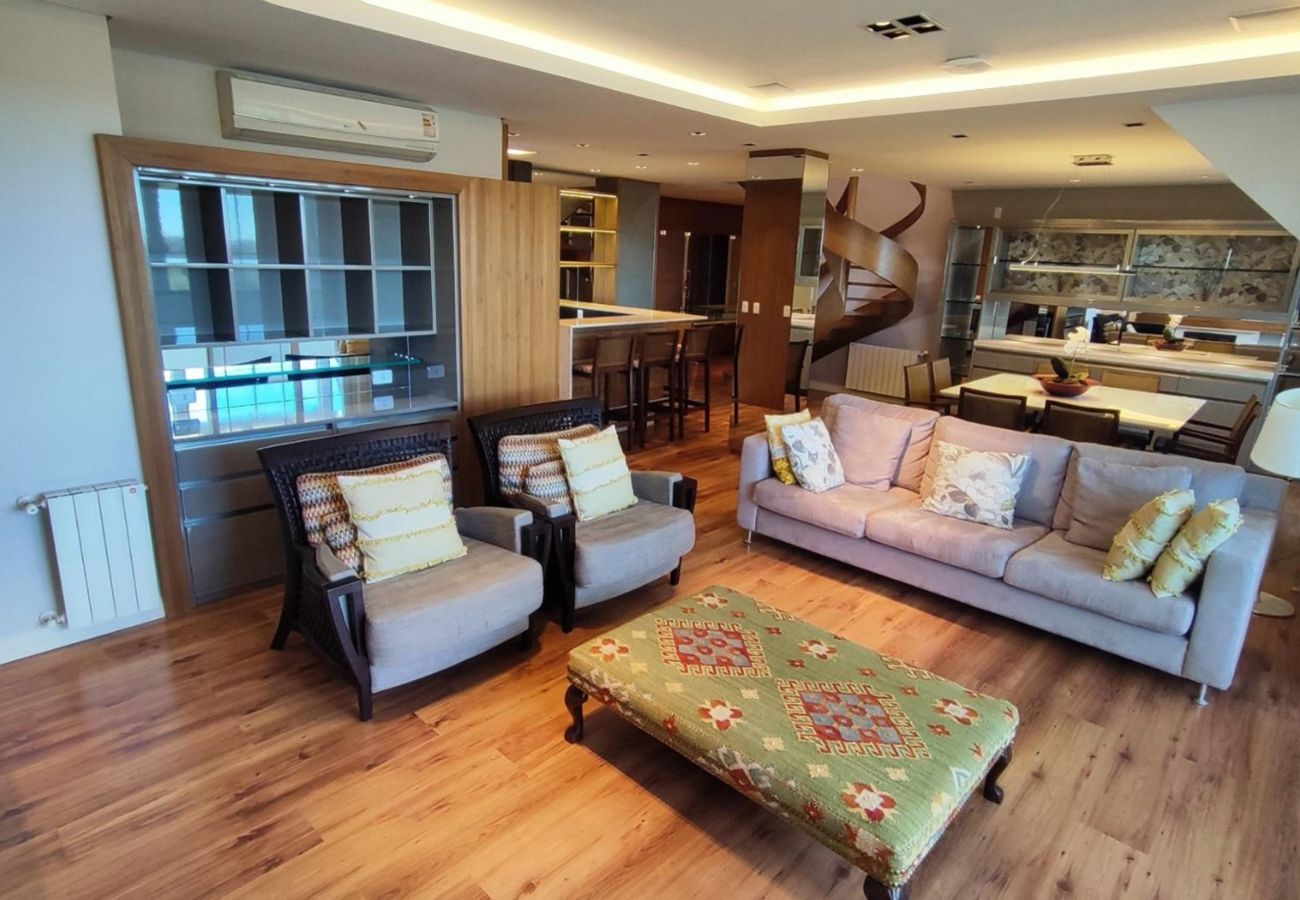 Apartamento em Gramado - APARTAMENTO DUPLEX CONDADO DE HOMELLAND REF 783255