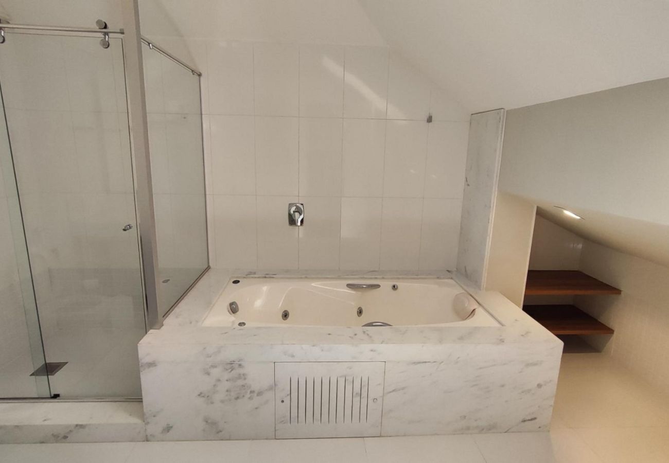 Apartamento em Gramado - APARTAMENTO DUPLEX CONDADO DE HOMELLAND REF 783255