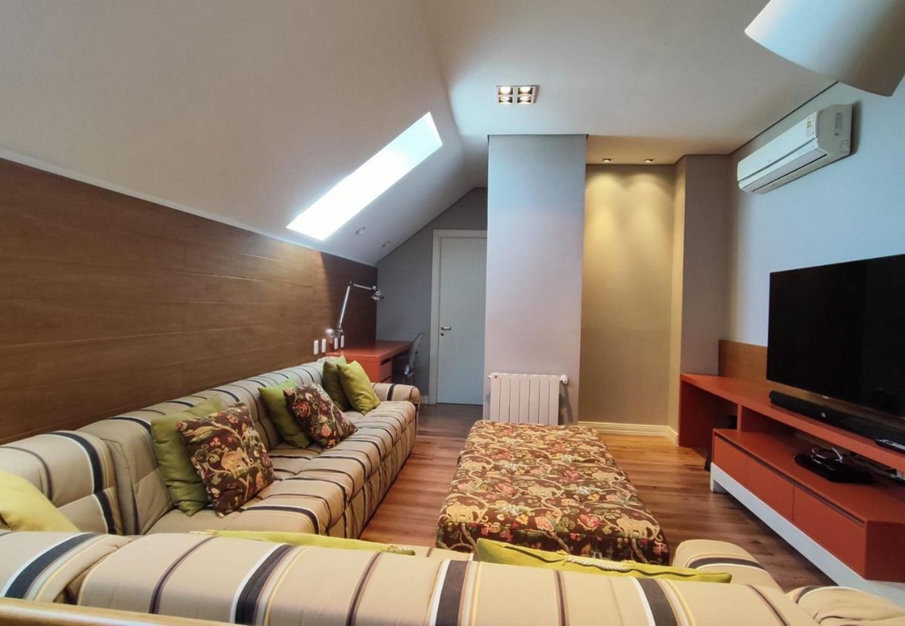 Apartamento em Gramado - APARTAMENTO DUPLEX CONDADO DE HOMELLAND REF 783255